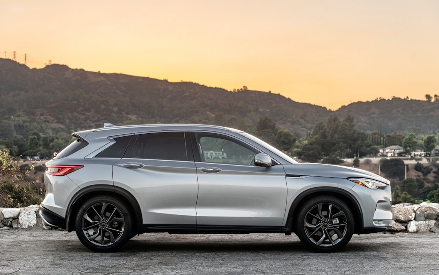 Infiniti QX50 LUXE 2021 | SUV Drive